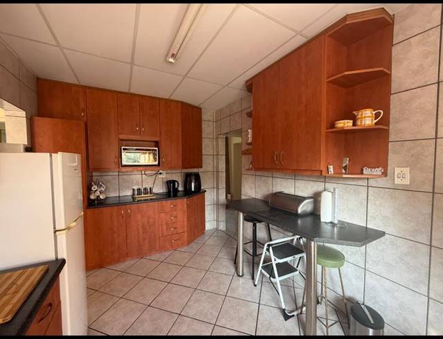 3 BEDROOM HOUSE FOR SALE IN VANDERBIJLPARK SW 5